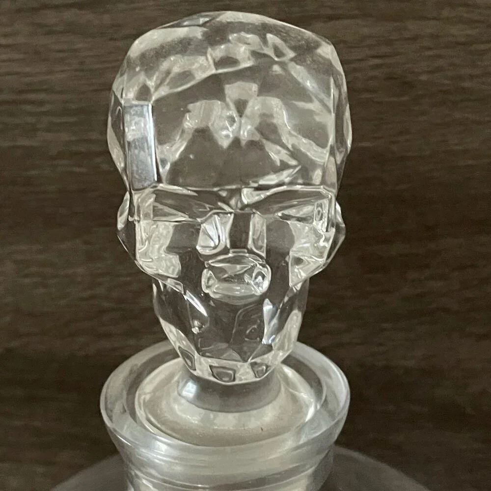 NWOB Nude Shade Whisky Decanter Skull Shaped Stopper Lead Free Crystal 42oz